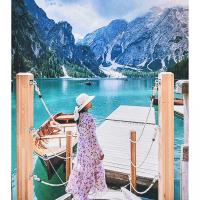 Алмазна мозаїка Дівчина в очікуванні подорожі 40х50 см Strateg SK88266