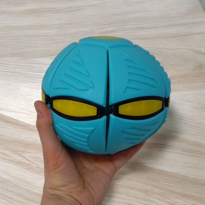 Мʼяч-трансформер зі світлом Flat Ball Disc: Мʼячик-фризбі, синій MIC C67961
