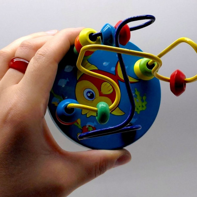 Пальчиковий лабіринт WToys, деревʼяний, в коробці (БЛАКИТНИЙ) MIC 70544