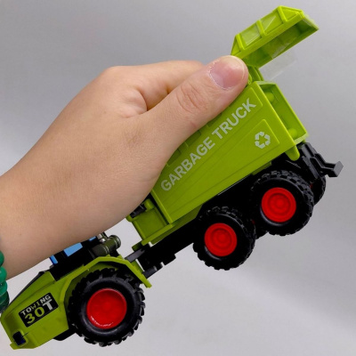 Трактор металевий інерційний YG Toys (ЗЕЛЕНИЙ) YG Toys 0301-27
