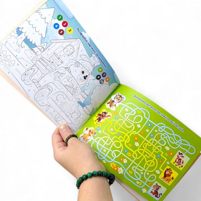 Розвиваюча книга Весела логіка з наліпками, А5 Art studio of Happiness 25223