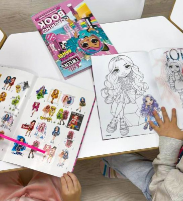 Книжка-розмальовка зі стікерами - Skate Dance 3 Tweens Ideyka LCB28