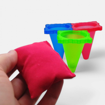 Гра на влучність 3 в 1 Throwing Games - 6 м’ячиків, 3 конуси, 12 кілець, 6 мішечків, сумка HandRoom 2888-19A