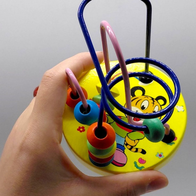 Пальчиковий лабіринт WToys, деревʼяний, в коробці (ЖОВТИЙ) MIC 70544