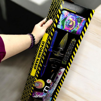 Ігровий набір BIG BOX Genesis, деревʼяний - резинкостріл, ножі, рукавички, брелок Сувенир-Декор BB-Gen