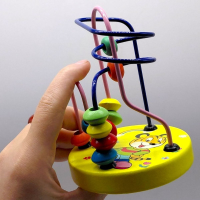 Пальчиковий лабіринт WToys, деревʼяний, в коробці (ЖОВТИЙ) MIC 70544