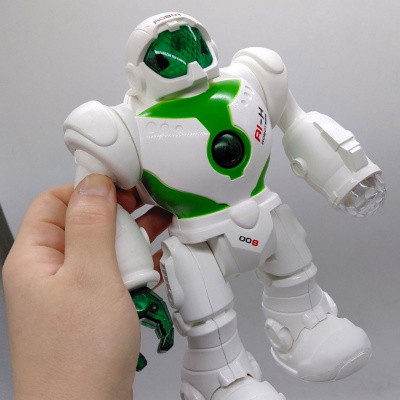 Робот на батарейках (світо, звук, ходить, в коробці) Hiang Huang Toys 8815