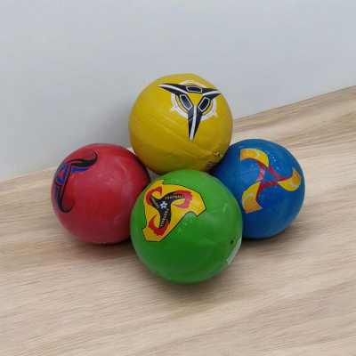 Мʼяч футбольний, гумовий №4 (червоний) MIC FB24364