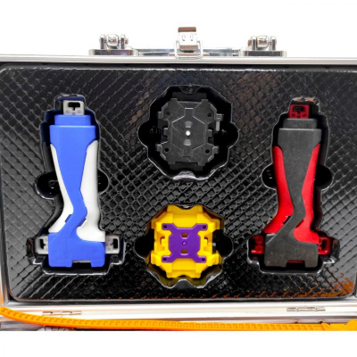 Набір бейблейдів у валізі MIC CY1718-22A