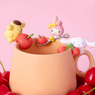 Фігурка-сюрприз POP TOP. HELLO KITTY ТА ДРУЗІ – ВИШЕНЬКИ (мікс видів) Pop Top 24MQD-007