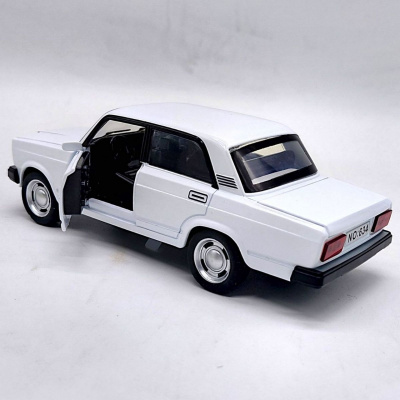 Машина металева АВТОПРОМ 1:32-36 Lada 2107 (БІЛА) Автопром 7645