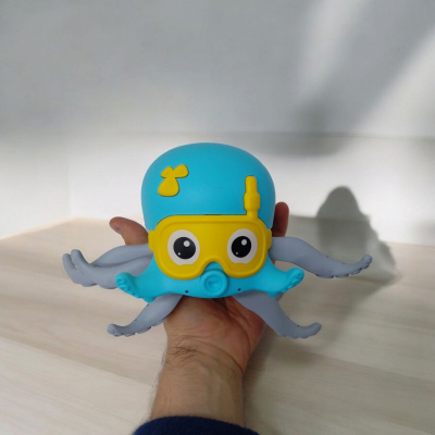 Іграшка Восьминіг, заводиться, плаває і ходить MIC HG-5073