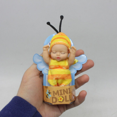 Пупс у костюмчику маленький Бджілка (11 см) MIC LS411