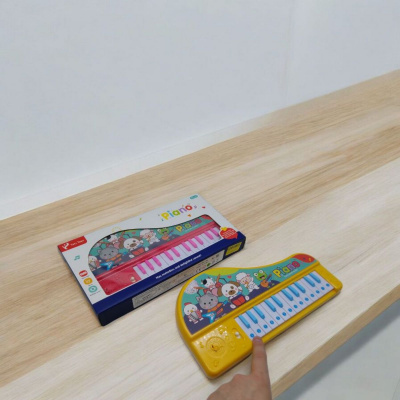 Піаніно дитяче, на батарейках, зі світлом (червоний) YaLi Toys 789