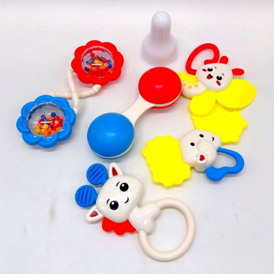 Набір брязкалець в колбі 5 шт р.10x10x27 см YG Toys D222