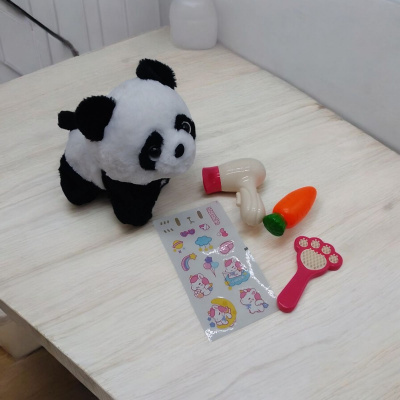 Набір у валізі Plush Pet: Панда, на батарейках, з аксесуарами (бежевий) MIC 062-1