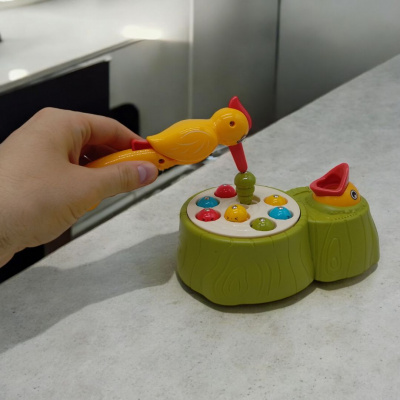 Гра Нагодуй пташеня, магнітна, на батарейках (салатовий) LE SI JIA TOYS Y33925A-Y33930A