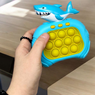 Електронна гра Finger Press Pop-It Console - Акула, 2 кольори в асортименті MIC 527